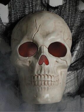 NWT Target Halloween 19 3/4” Giant Light Up Plastic Skull